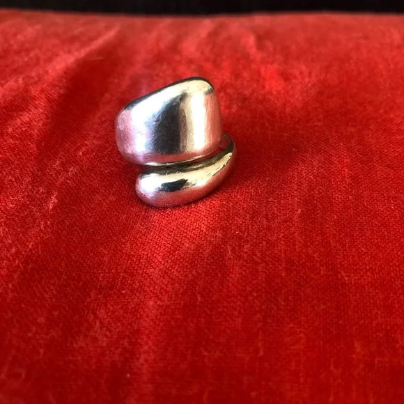 Sterling Silver wrap style ring with adjustment - Picture 2 of 3